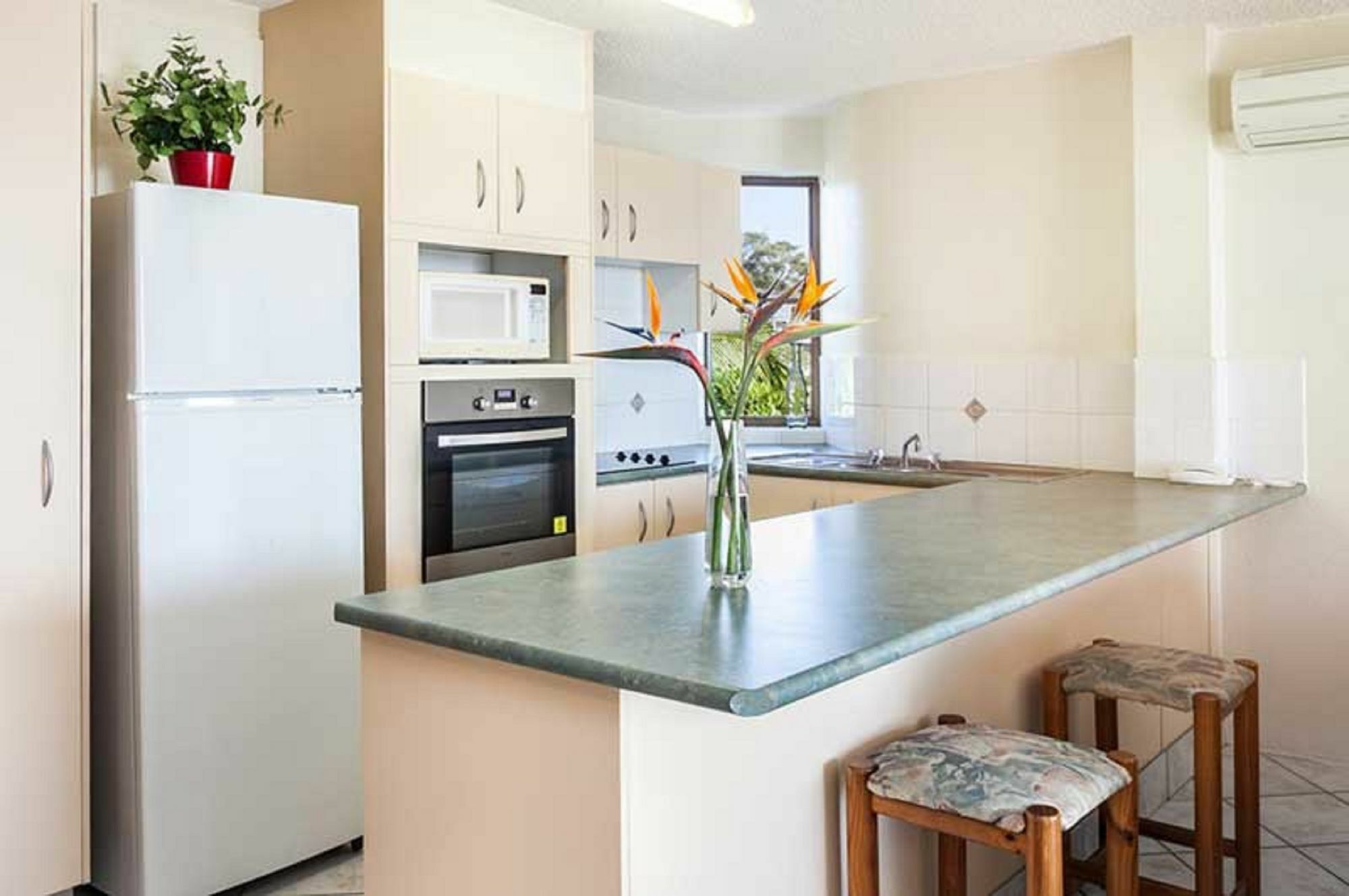 Alexandria Apartments Alexandra Headland Esterno foto